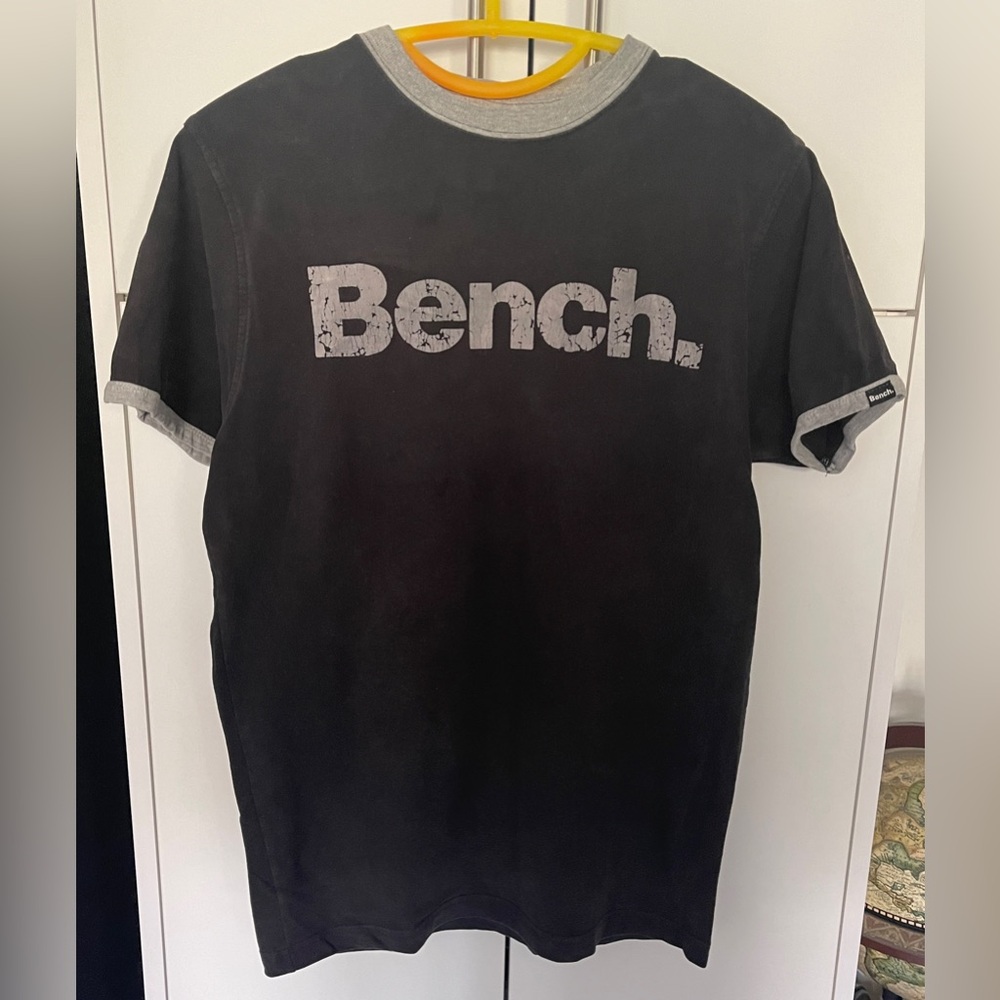 3 Men’s Bench Tees T-shirts Size Small S Varying Conditions